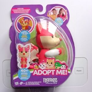 Set Of Two (2) Fingerlings Interactive Toy New In Box Damaged Boxes (See Photos)